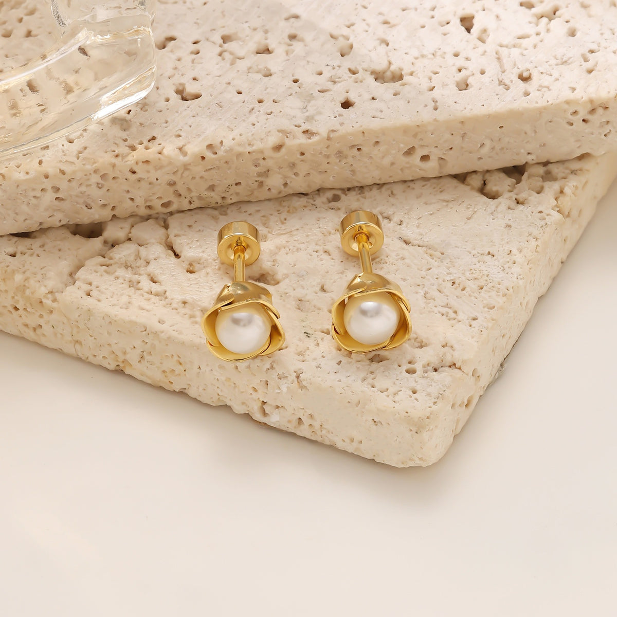 Rose & Pearl Screw-Back Stud Earrings — 304 Stainless Steel, 18K Gold Plated