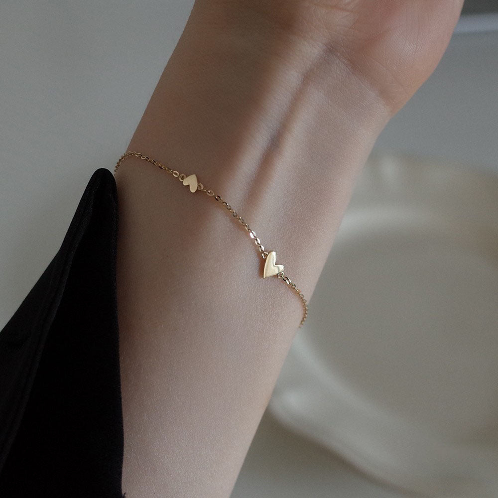 Minimalist Heart Collarbone Necklace — Titanium Steel, Short & Light Luxury