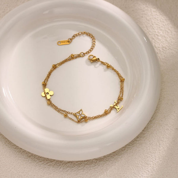 18K Gold Plated White Shell Clover Heart Flower Bracelet — Titanium Steel