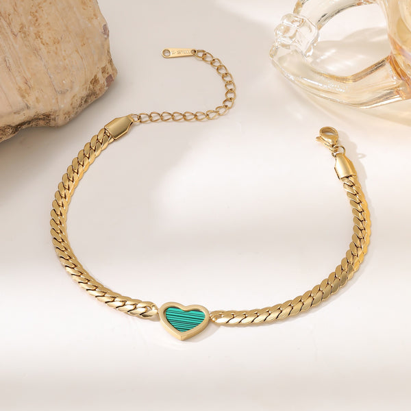 Vintage Heart White Shell Bracelet — 18K Gold Plated Stainless Steel