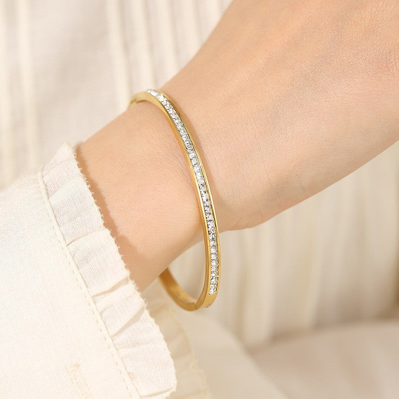 Star-Dust Full-Zircon Titanium Steel Bangle — 18K Gold, Fade-Resistant