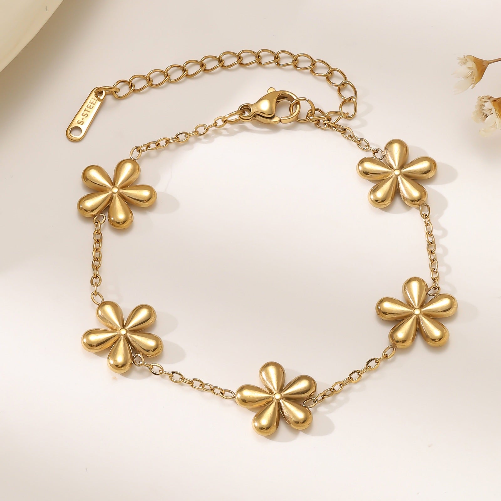 Daisy Flower Necklace & Bracelet Set — 18K Gold Plated, INS Light Luxury