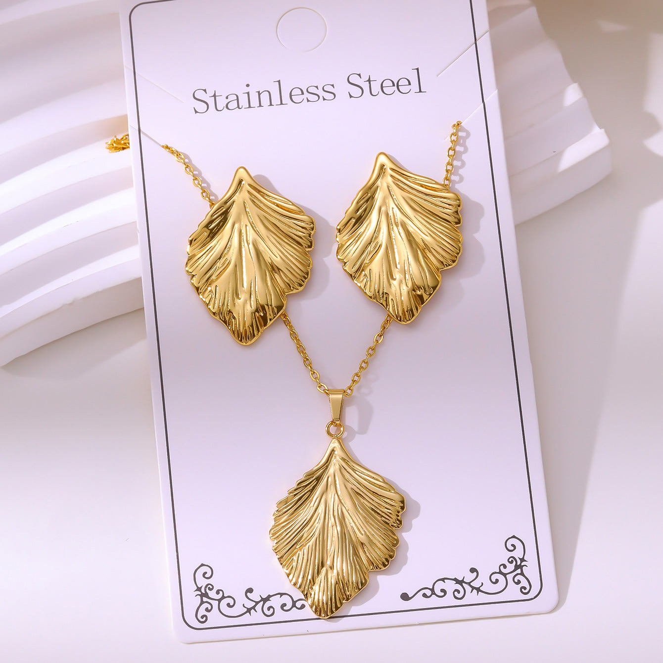 Retro Palace Starfish Earrings & Necklace Set — 18K Gold Plated