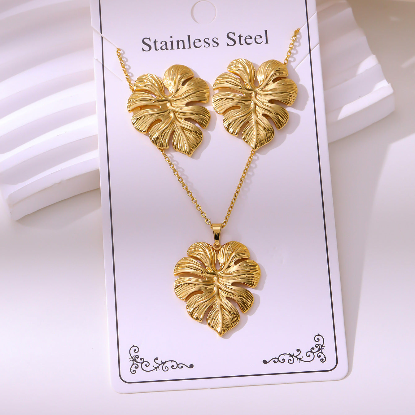 Retro Palace Starfish Earrings & Necklace Set — 18K Gold Plated