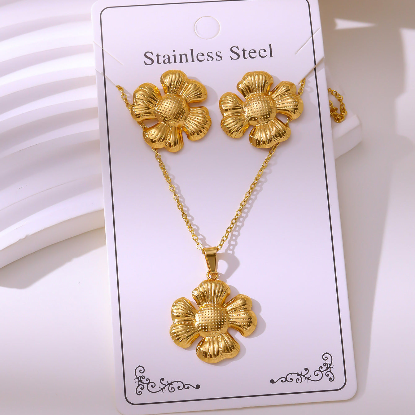 Retro Palace Starfish Earrings & Necklace Set — 18K Gold Plated
