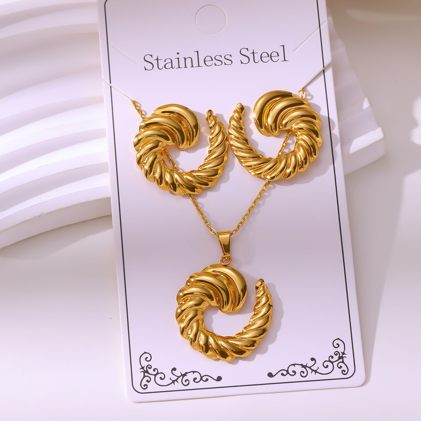 Retro Palace Starfish Earrings & Necklace Set — 18K Gold Plated