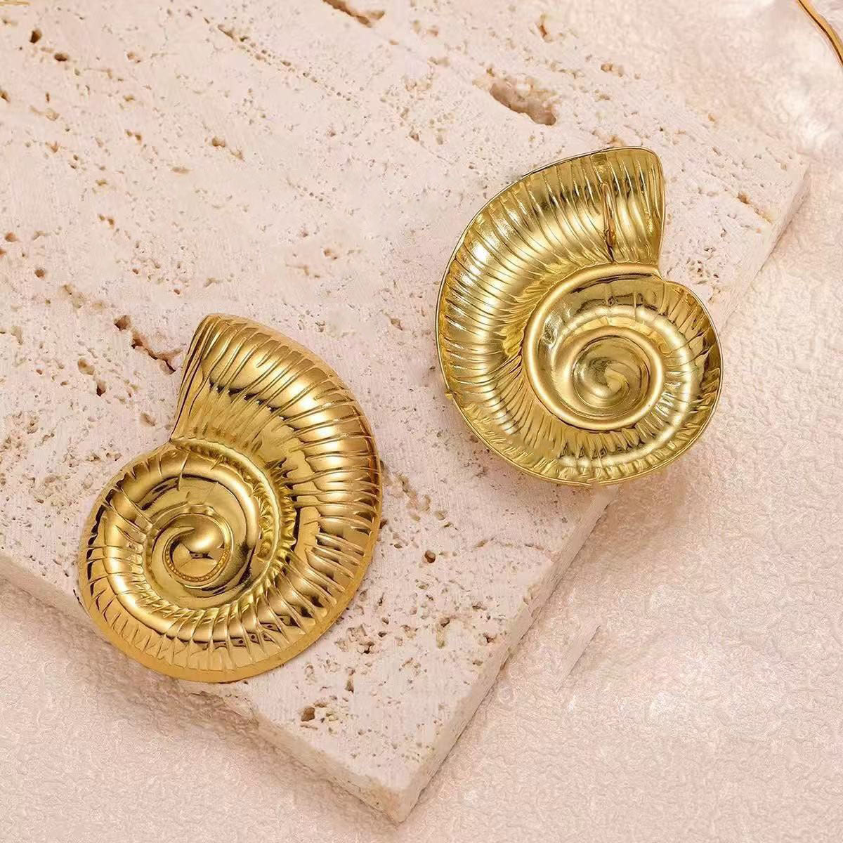 Fashion Oil-Pressed Stud Earrings — 18K Gold Plated Stainless Steel Minimalist Earrings