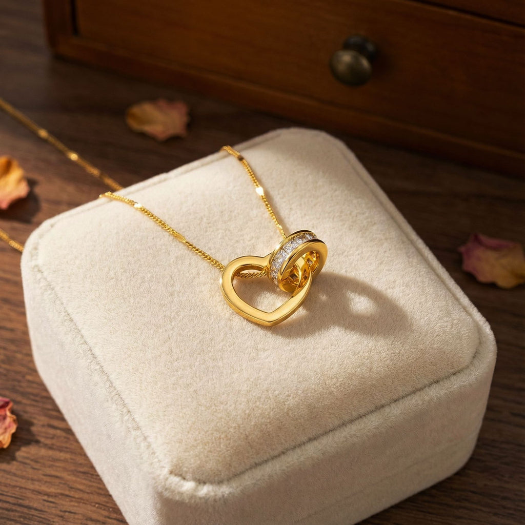 Roman Zircon Heart Pendant Necklace — 18K Gold, Light Luxury Collarbone Chain