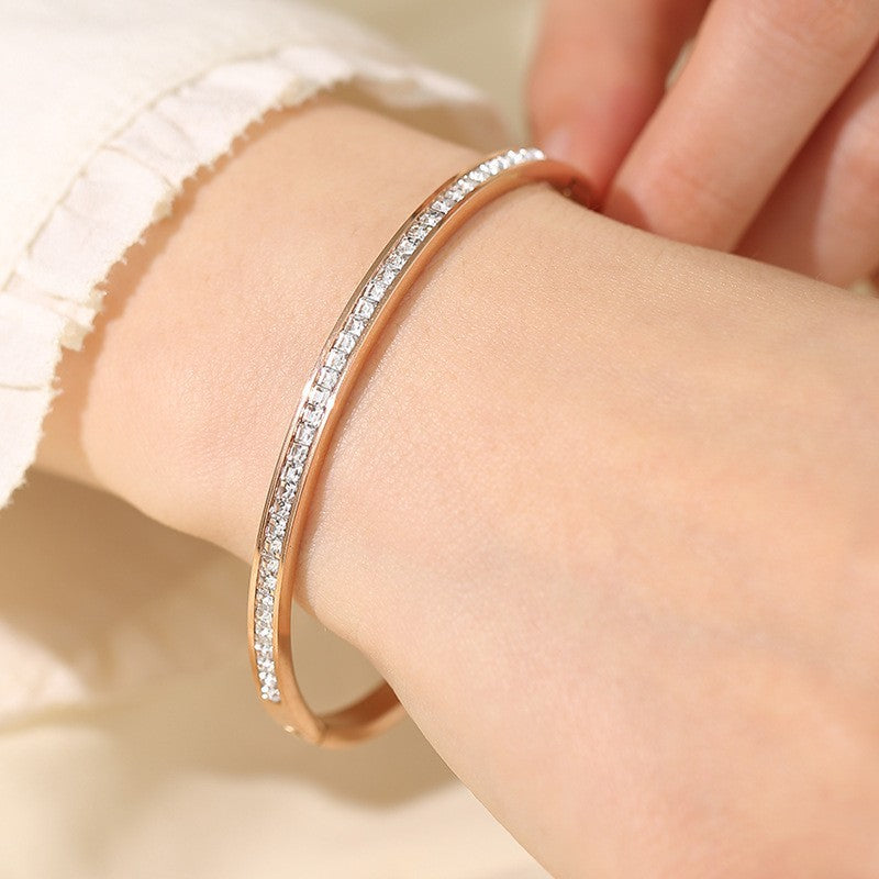 Star-Dust Full-Zircon Titanium Steel Bangle — 18K Gold, Fade-Resistant