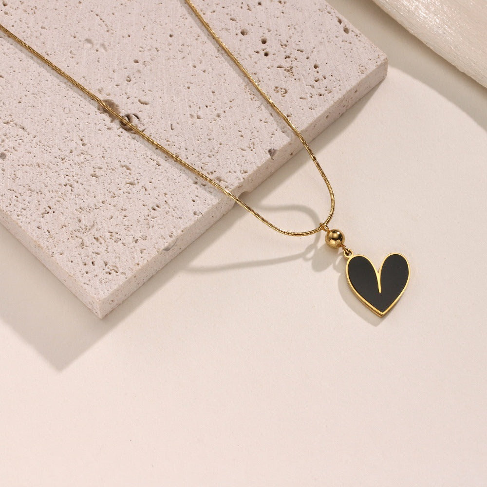 Geometric Heart Pendant Necklace — 18K Gold, Light Luxury, Minimalist Collarbone Chain