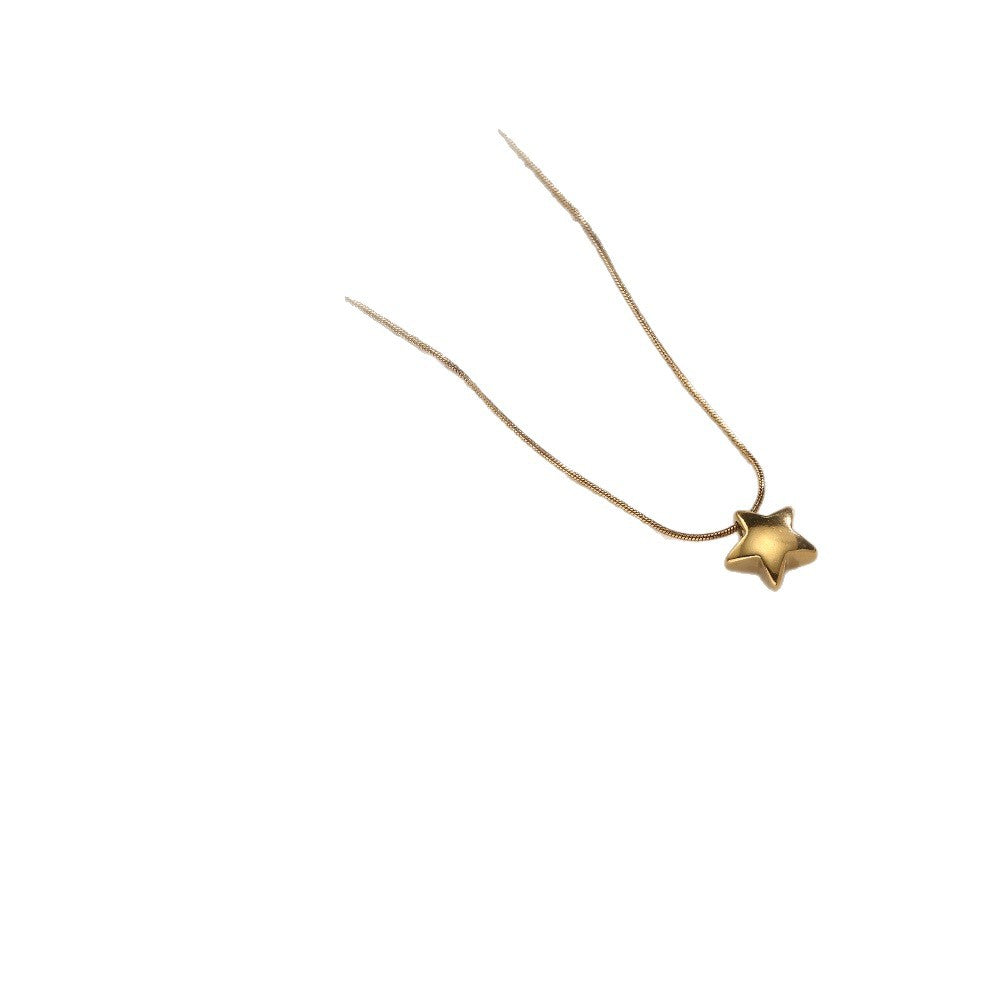 Geometric Heart Pendant Necklace — 18K Gold, Light Luxury, Minimalist Collarbone Chain