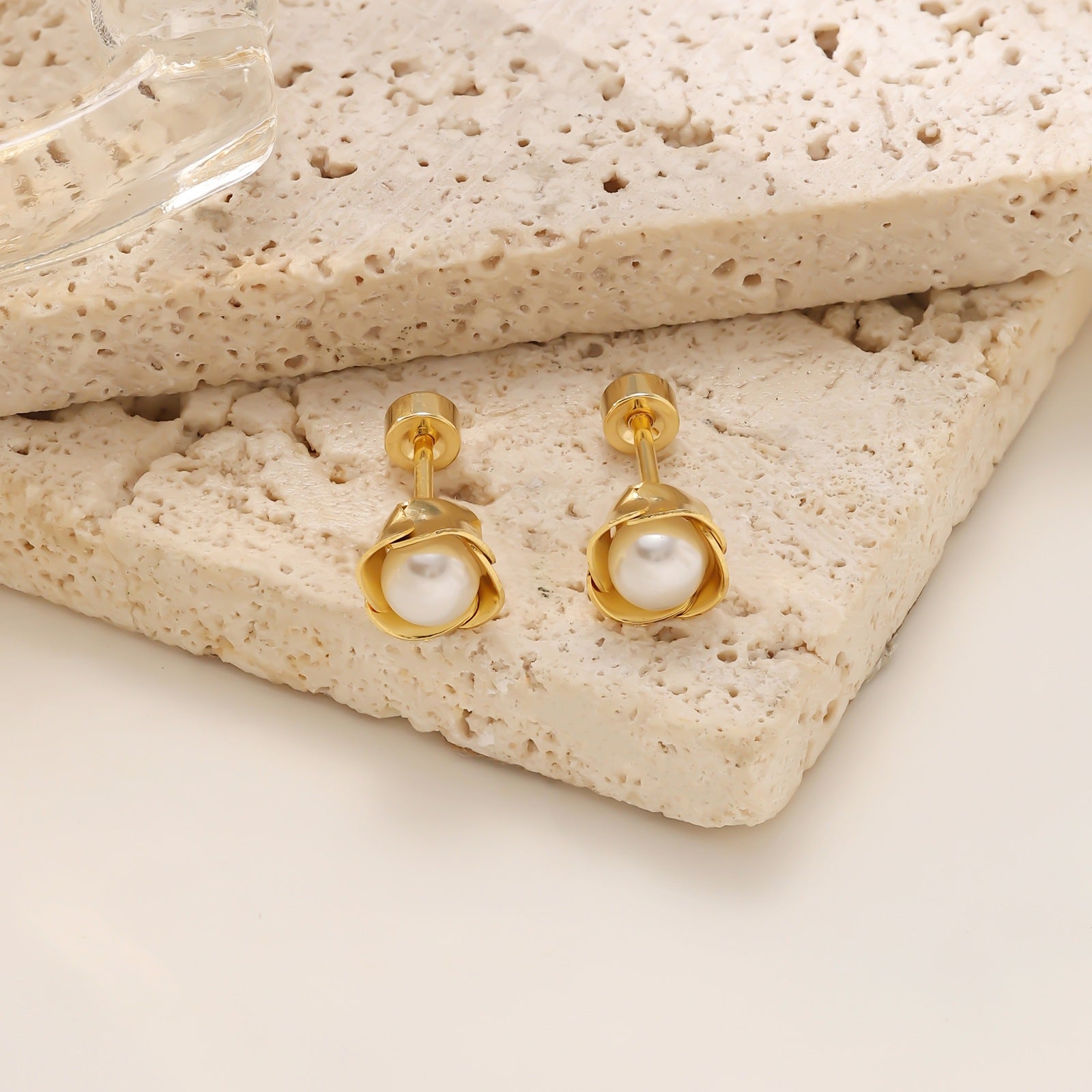 Rose & Pearl Screw-Back Stud Earrings — 304 Stainless Steel, 18K Gold Plated