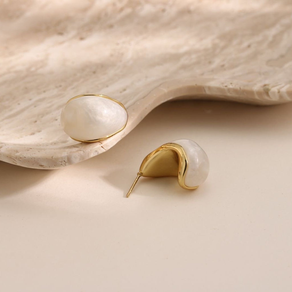 Vintage Resin Oval Stud Earrings — Light Luxury Blending