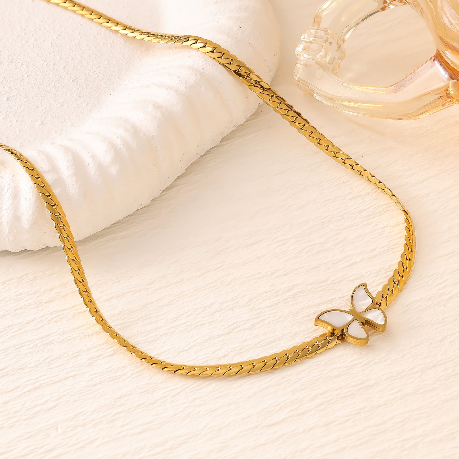 Pearl Shell Zirconia Pendant Necklace — 18K Gold Plated Stainless Steel