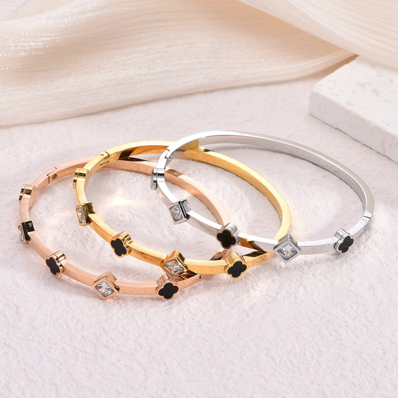 Four-Leaf Clover Bangle — 18K Gold Plated Titanium Steel