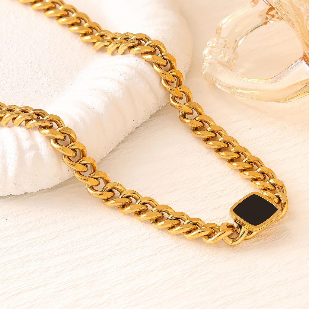 Pearl Shell Zirconia Pendant Necklace — 18K Gold Plated Stainless Steel