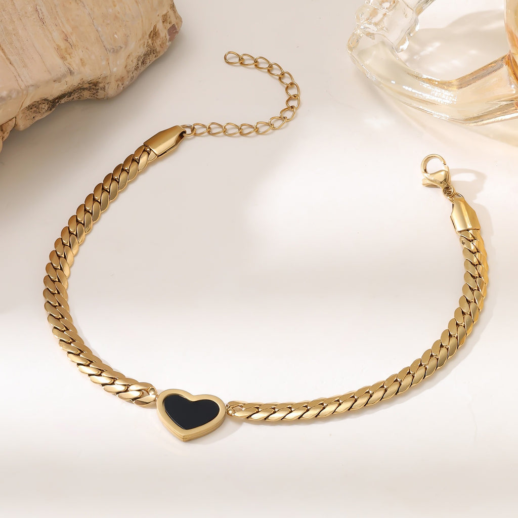 Vintage Heart White Shell Bracelet — 18K Gold Plated Stainless Steel