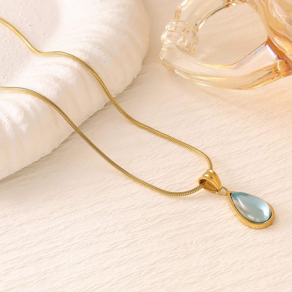 Pearl Shell Zirconia Pendant Necklace — 18K Gold Plated Stainless Steel