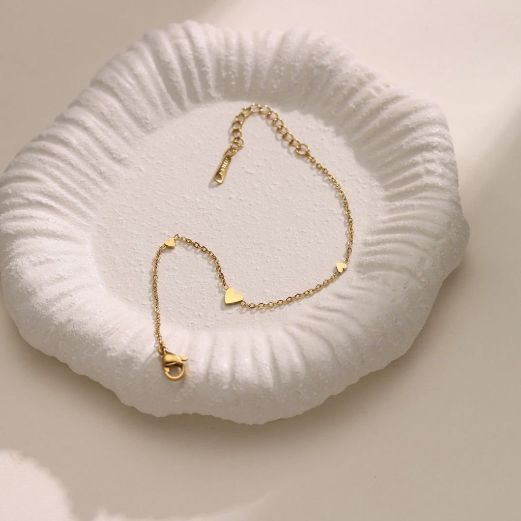 18K Gold Plated White Shell Clover Heart Flower Bracelet — Titanium Steel