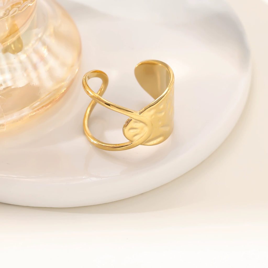 Irregular Hollow Ring — 18K Gold Plated Fashion