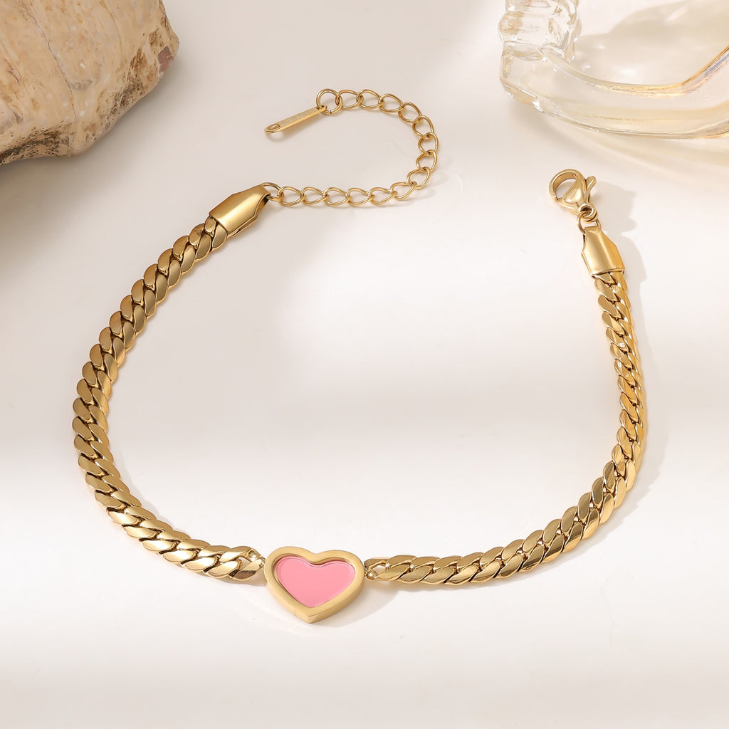 Vintage Heart White Shell Bracelet — 18K Gold Plated Stainless Steel