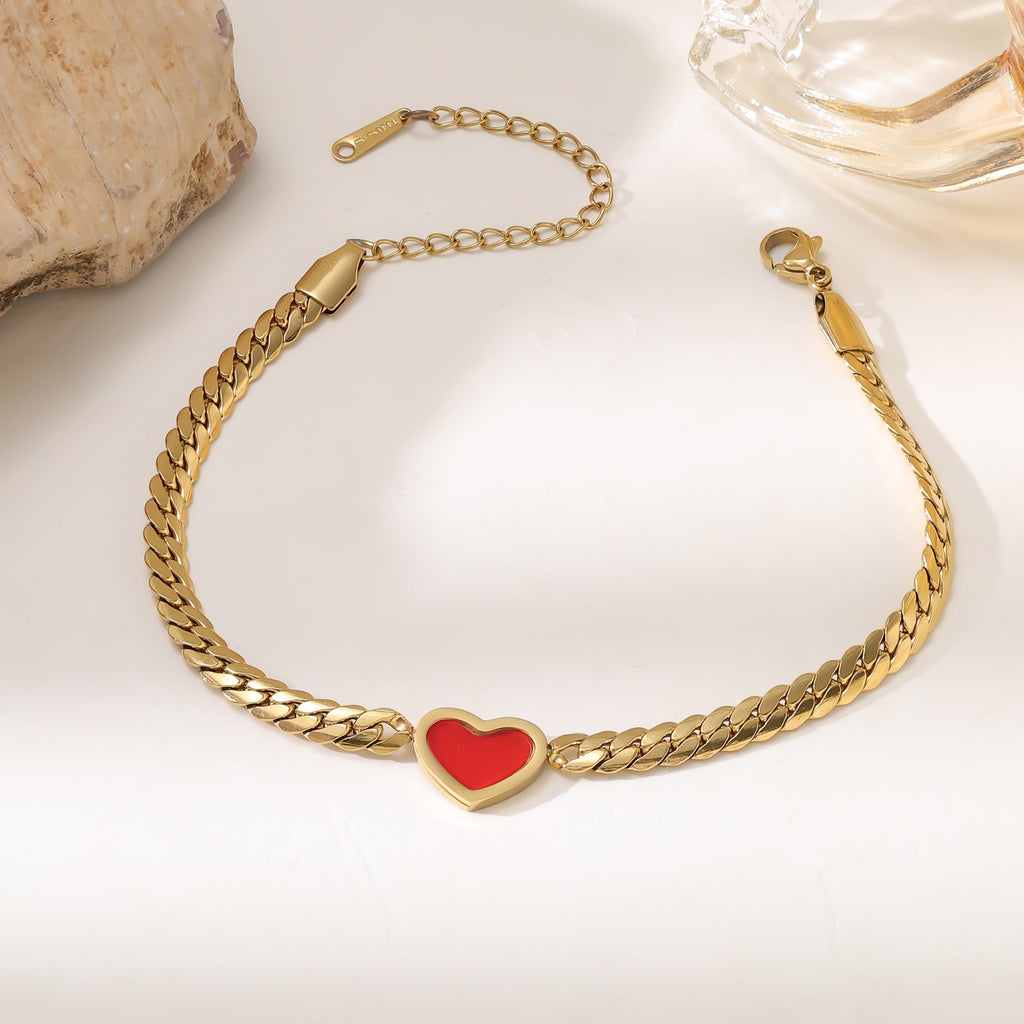 Vintage Heart White Shell Bracelet — 18K Gold Plated Stainless Steel