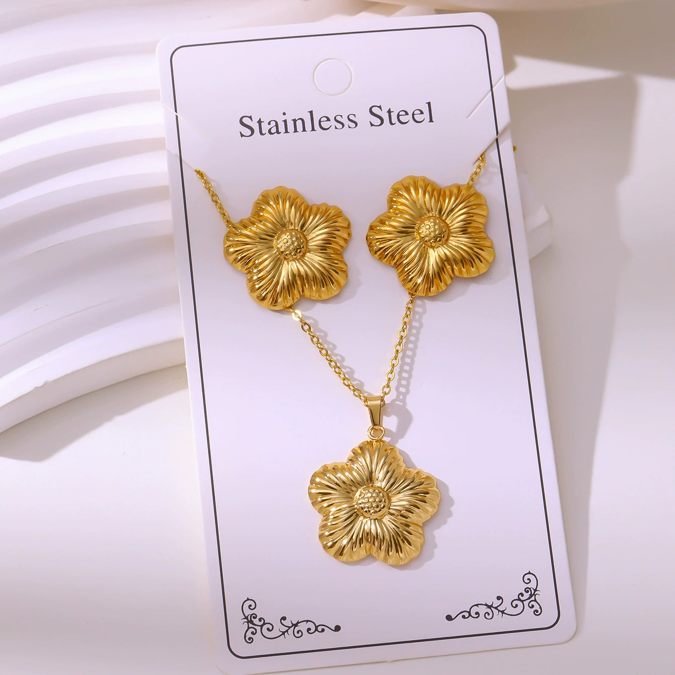 Retro Palace Starfish Earrings & Necklace Set — 18K Gold Plated